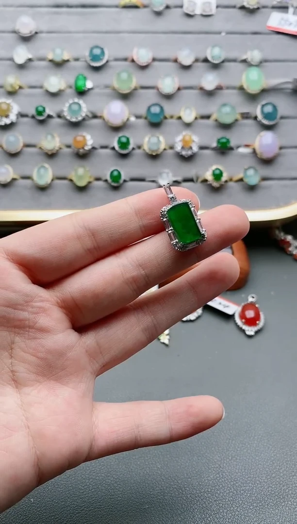 【闪购商品】翡翠颈饰银S925镶嵌一物一证