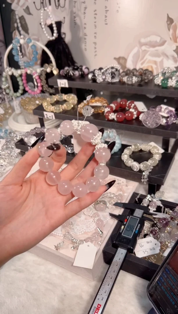 水晶手链未镶嵌天然水晶默认微瑕，多样性发货发其一