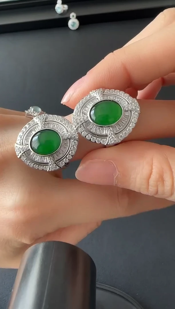 【闪购商品】翡翠戒指银S925镶嵌戒指 多样性发其一