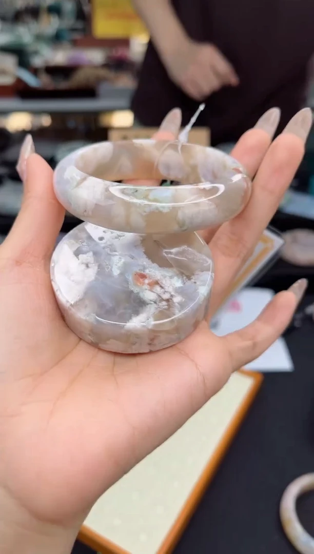 【闪购商品】石英质玉手镯未镶嵌57圈口（赠品镯心）3571171