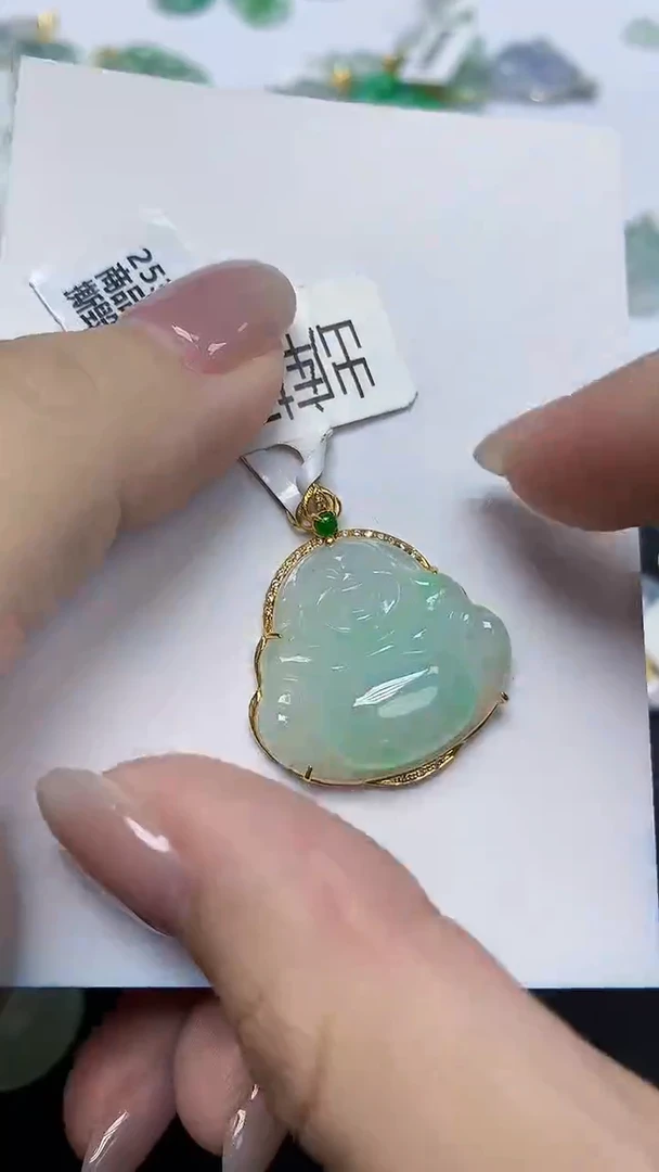 翡翠18K金镶嵌颈饰天然缅甸翡翠A货