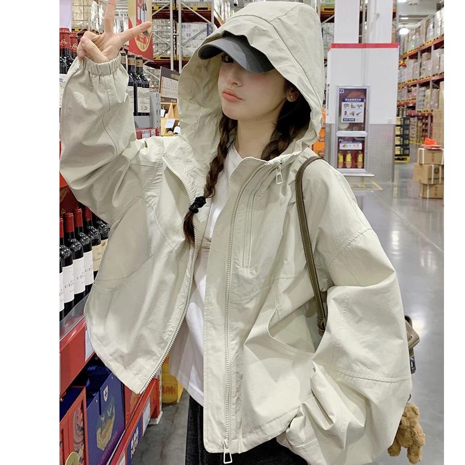 超好看米色短外套女小个子2025春季新款时尚洋气冲锋衣韩系上衣潮