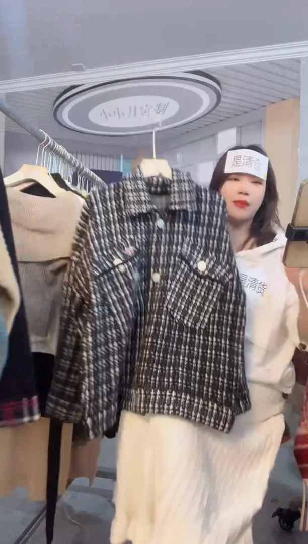 毛衣小小月精选服饰