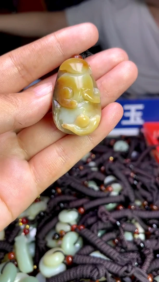 未镶嵌和田玉挂件1