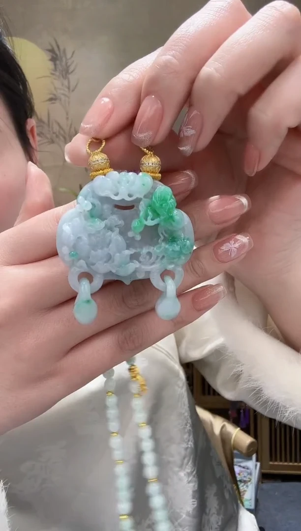 【闪购商品】翡翠颈饰未镶嵌吊坠