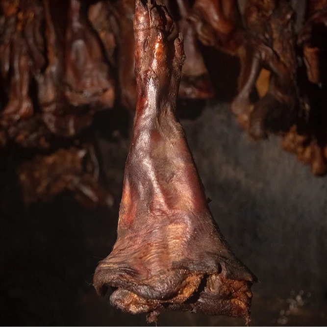 腊猪脚正宗城口老腊肉农家土猪粮食猪腊猪脚非遗工艺城口地标美食