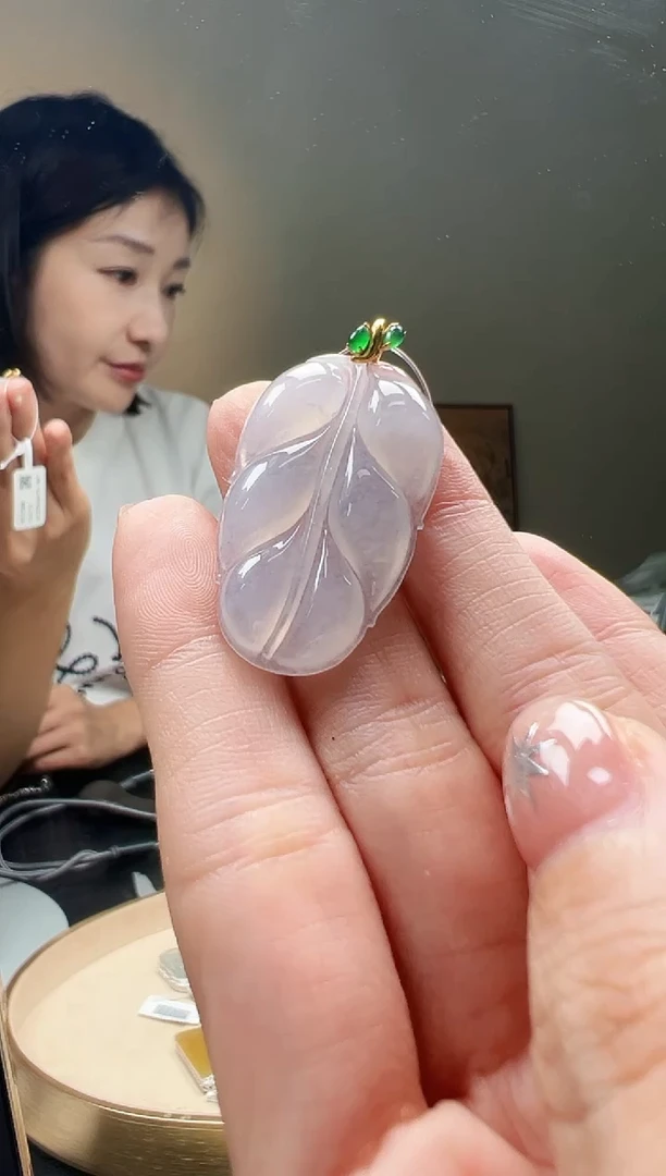 颈饰18K金镶嵌翡翠KTZDF0910-001
