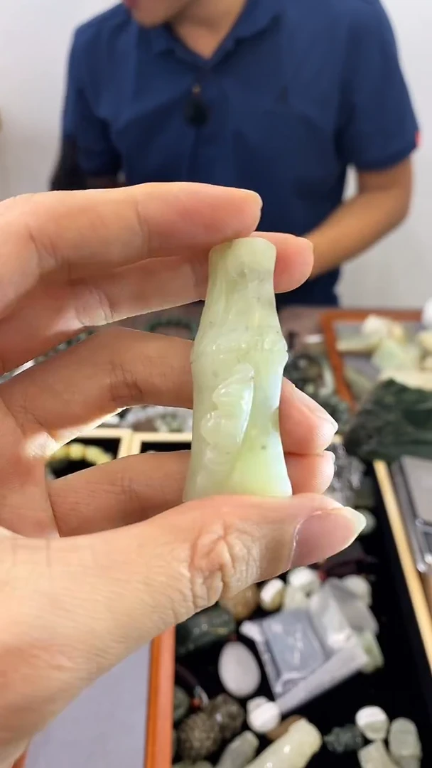 和田玉未镶嵌吊坠(不含链)179