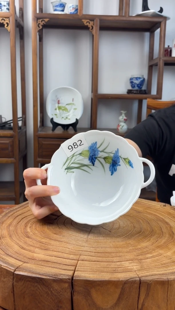 瓷片景德镇高温釉中彩-花边双耳碗982