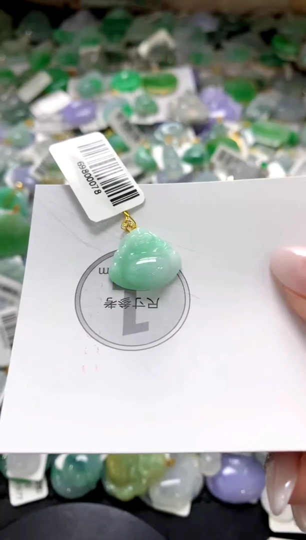 颈饰18K金镶嵌翡翠1111111111111111