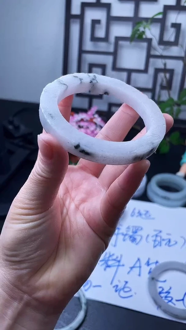 【闪购商品】定制翡翠圆条未镶嵌翡翠A货