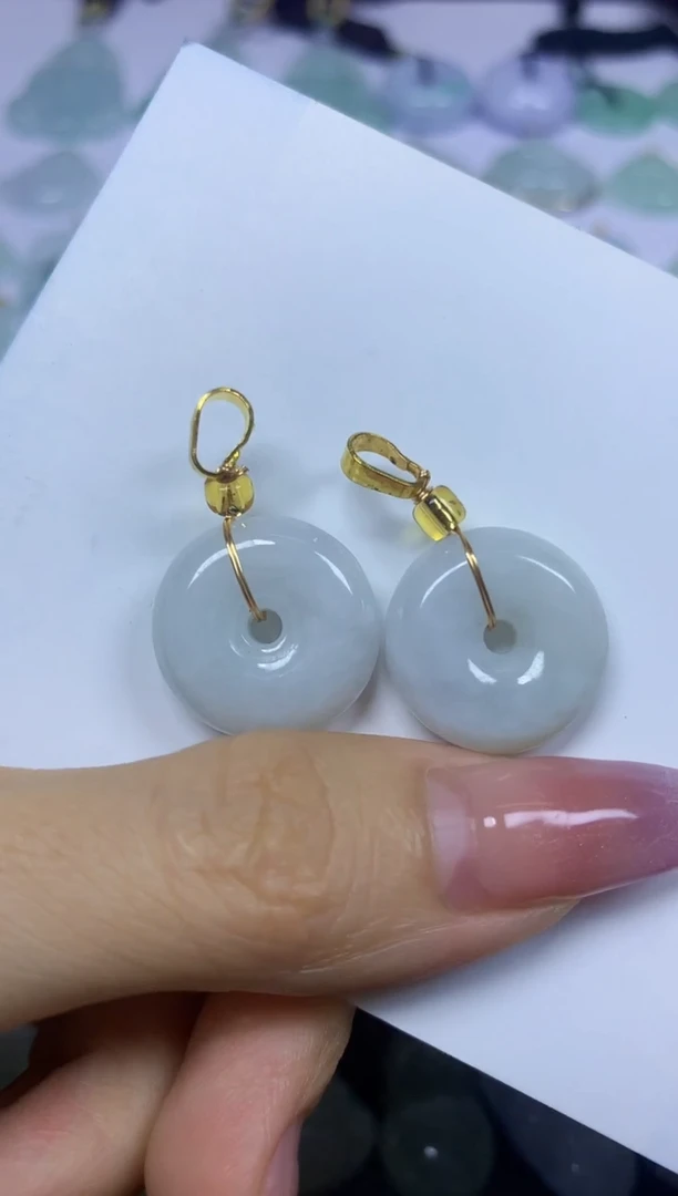 翡翠未镶嵌颈饰挂件