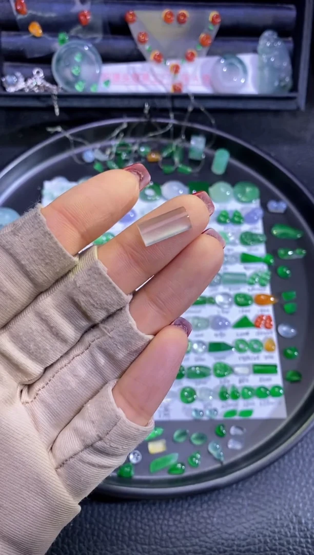 未镶嵌挂件翡翠牌