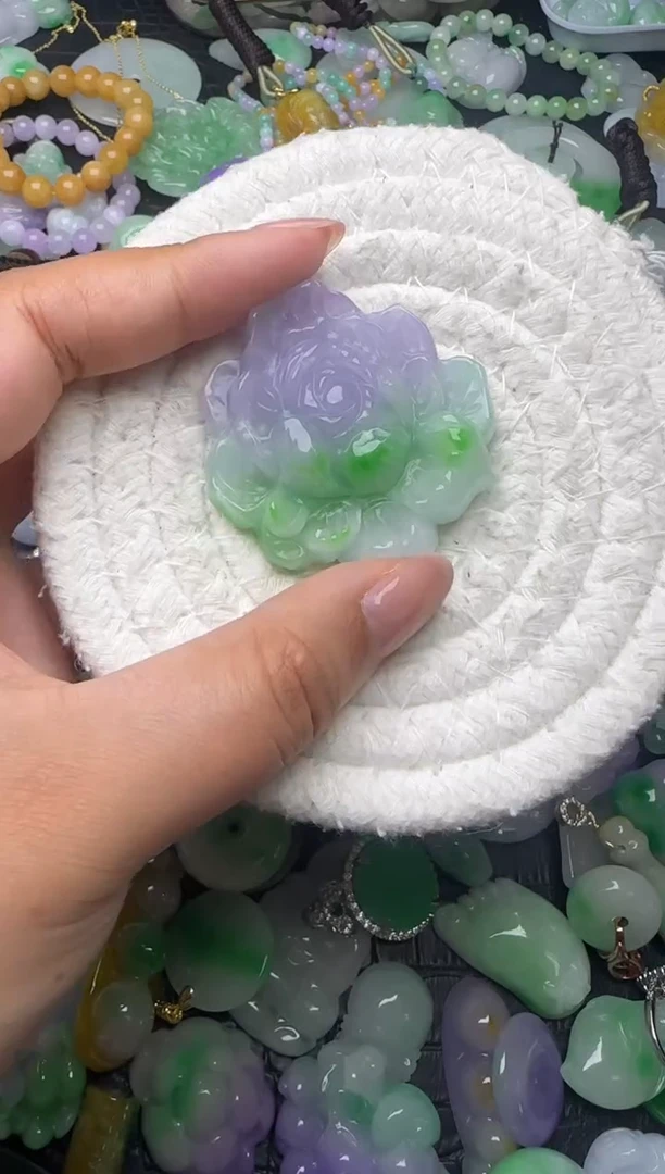 颈饰未镶嵌翡翠缅甸翡翠吊坠
