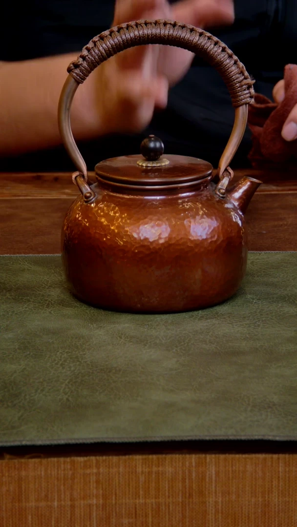 关西铁瓶紫铜小壶