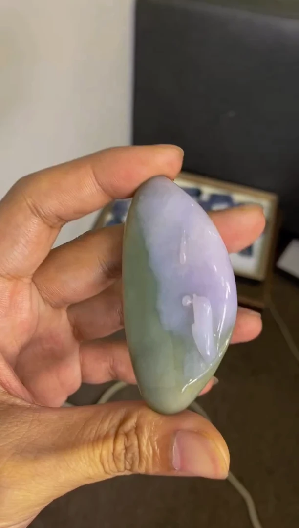 翡翠未镶嵌颈饰双彩悟道