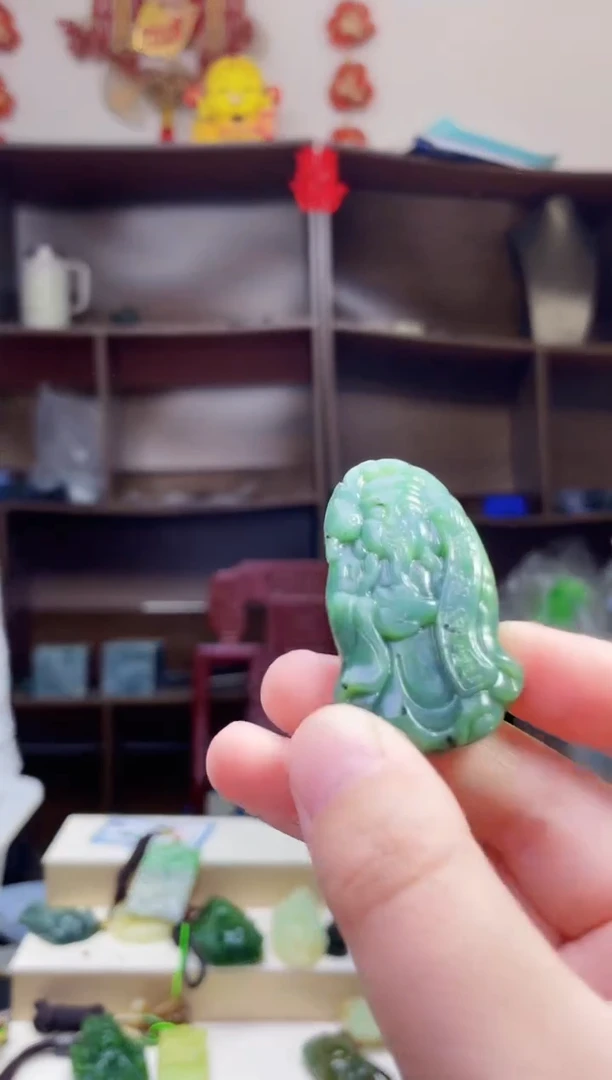 和田玉未镶嵌颈饰1