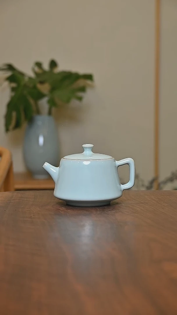 井栏壶 天青 微瑕 朱法喜款