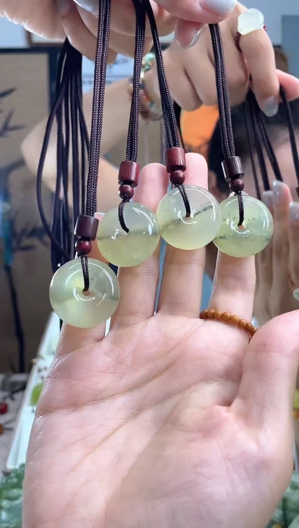 岫玉未镶嵌吊坠多样性发货其中发一