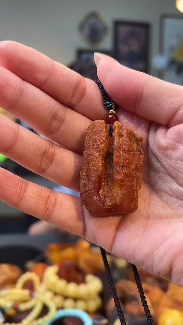 琥珀颈饰未镶嵌吊坠