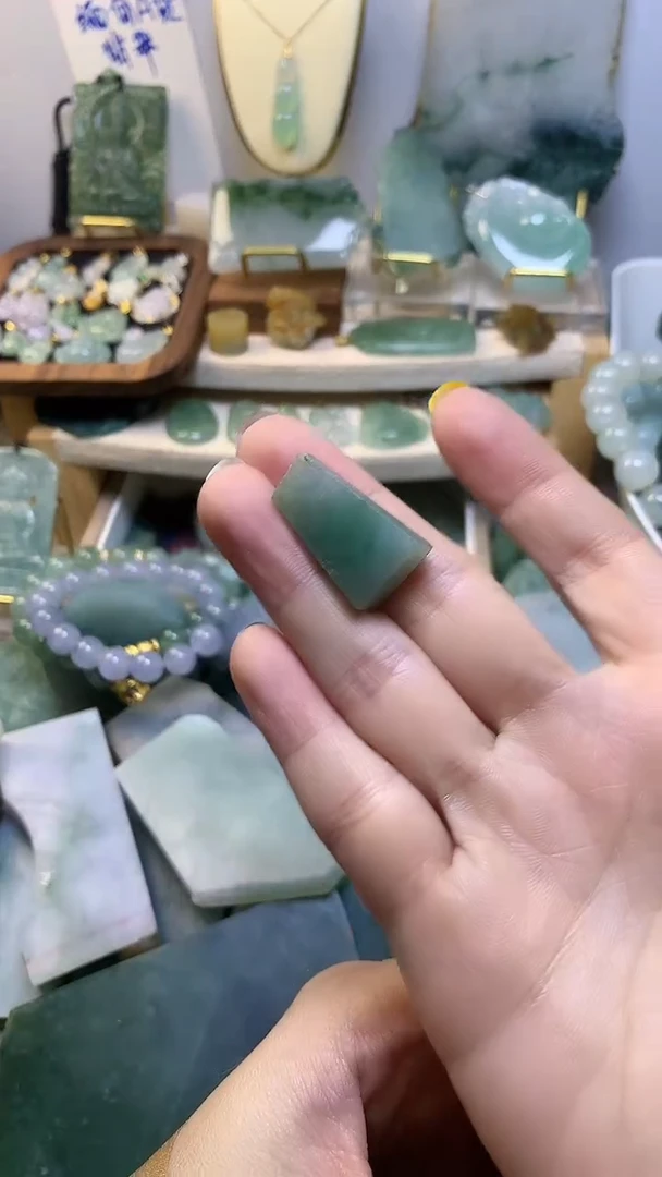 未镶嵌挂件翡翠 缅甸A货翡翠，没有运费险