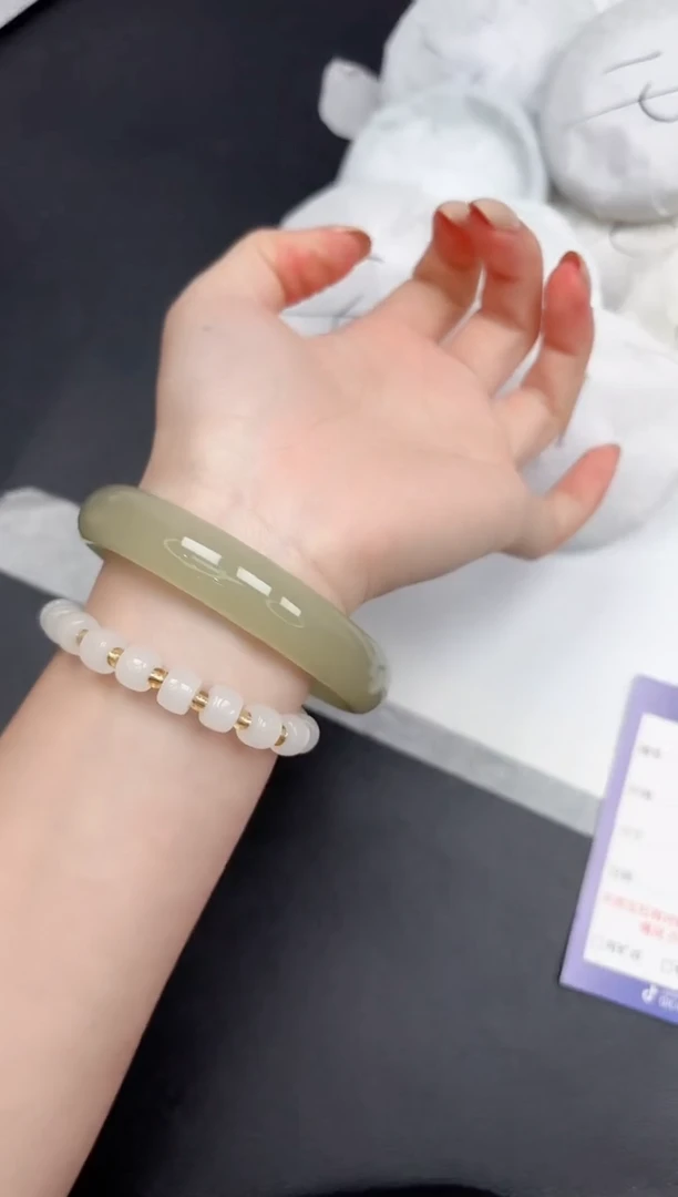 未镶嵌手镯石英岩玉310/57.7