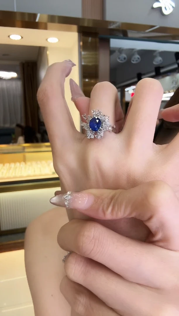 戒指蓝宝石18K金镶嵌1.82ct