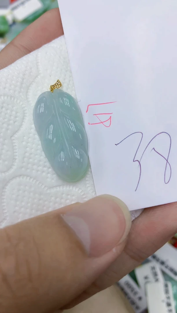 颈饰18K金镶嵌翡翠111111111111