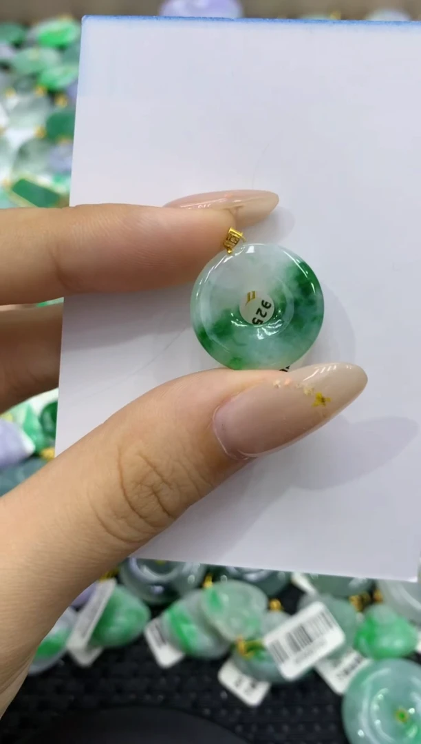 颈饰18K金镶嵌翡翠天然缅甸翡翠A货