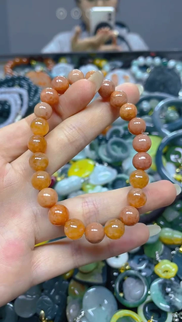 颈饰未镶嵌翡翠8MM/ R /翡翠A货，一件也是批发价