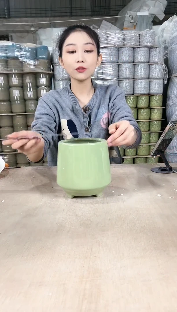 【闪购商品】陶瓷高脚绿花釉13x15