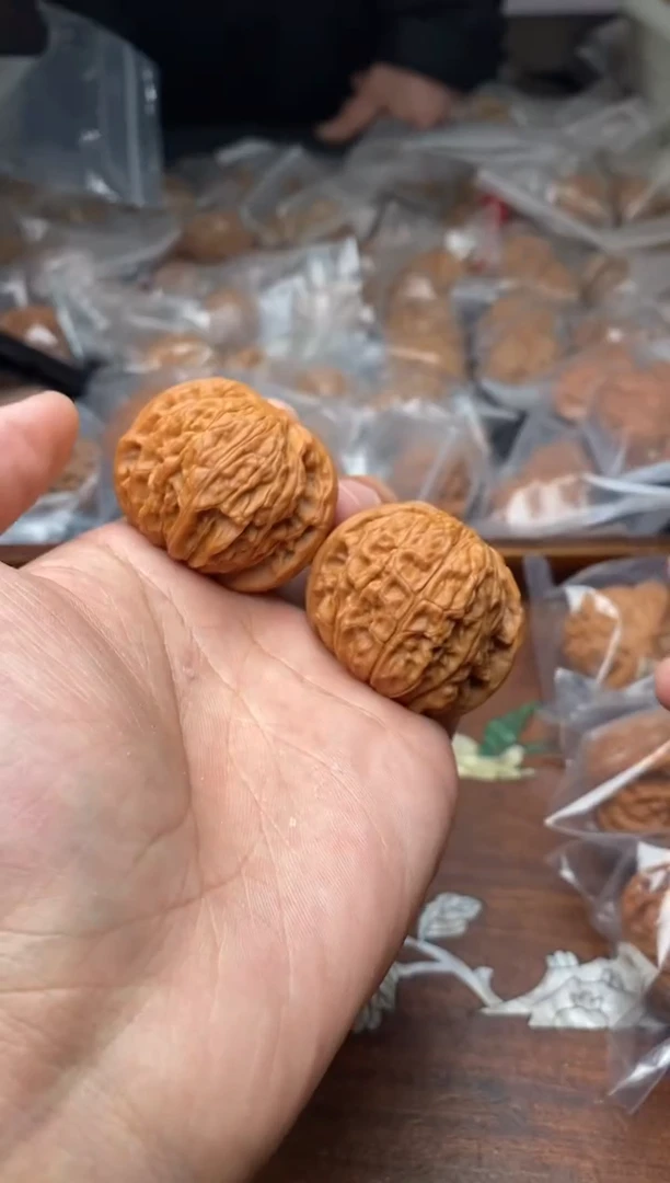 【闪购商品】文玩核桃把件A75号40尺磨盘.团