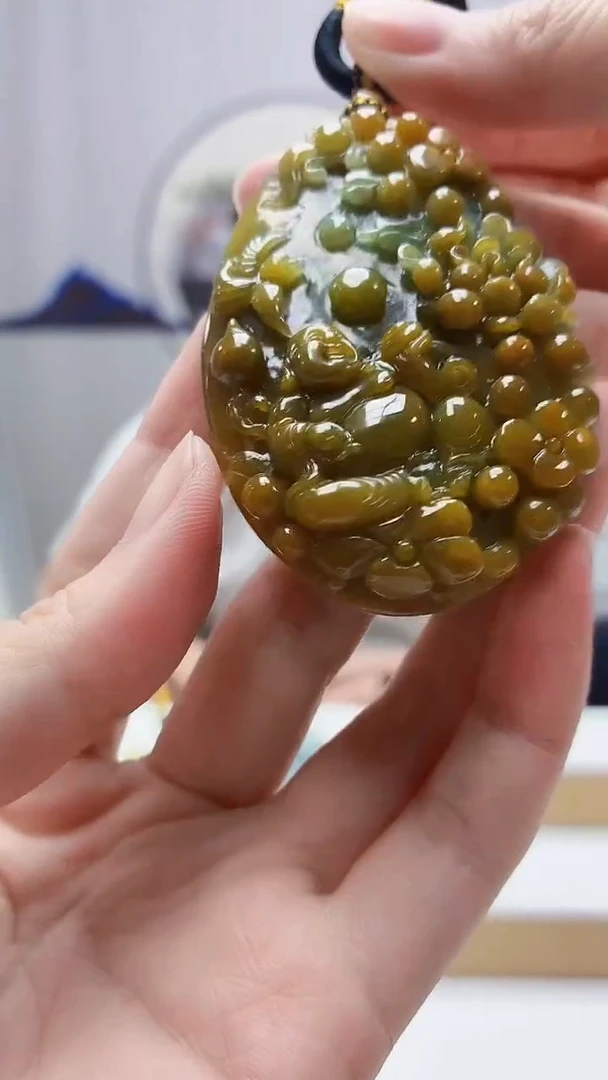 未镶嵌定制翡翠火*火5060zm-毛货挂件