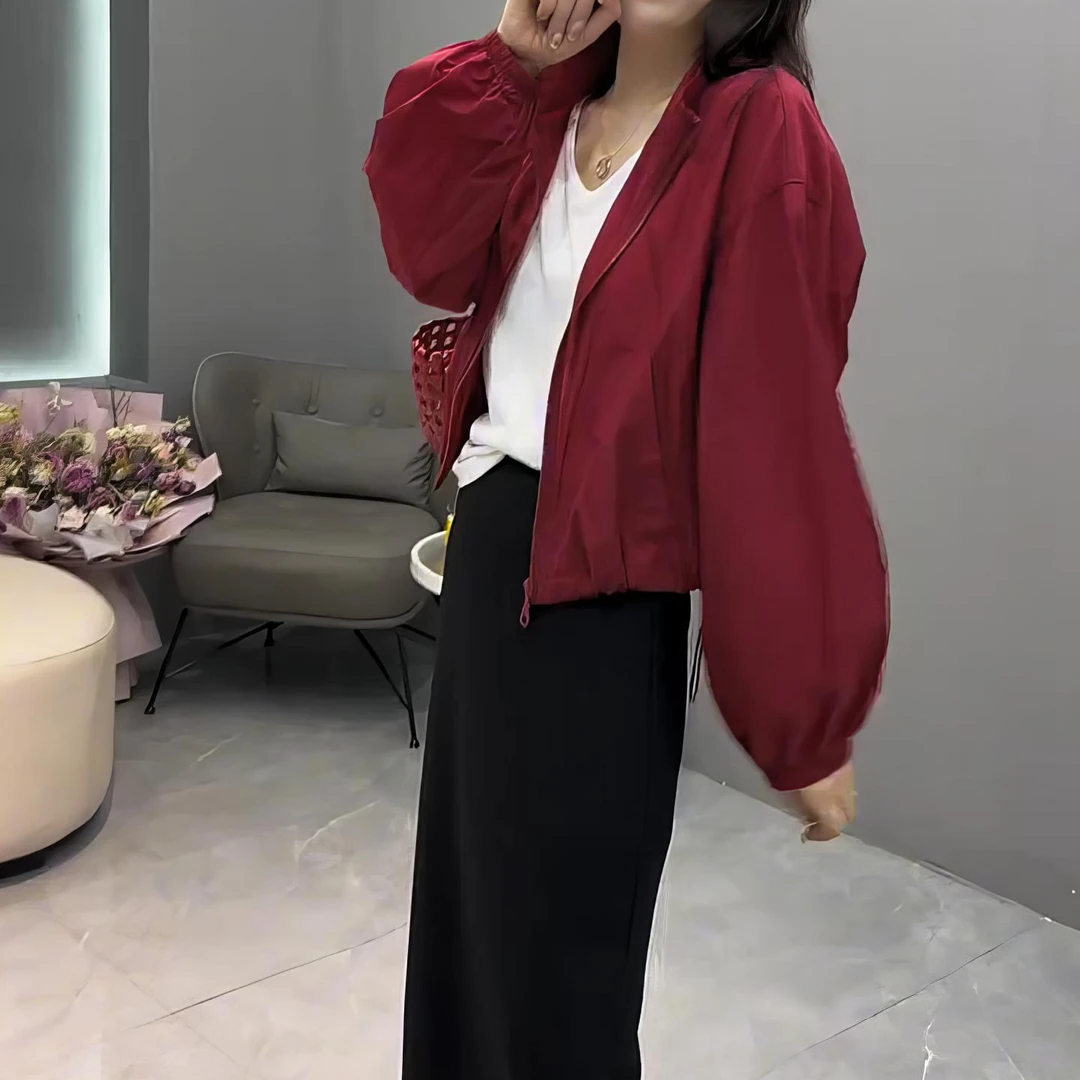 2025年秋季网红洋气炸街女装红色外套黑色半身裙气质高级感两件套