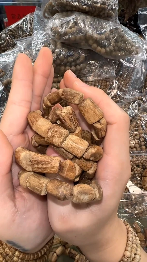 越南顺化红土瘤疤随形单圈10g多样性发其一