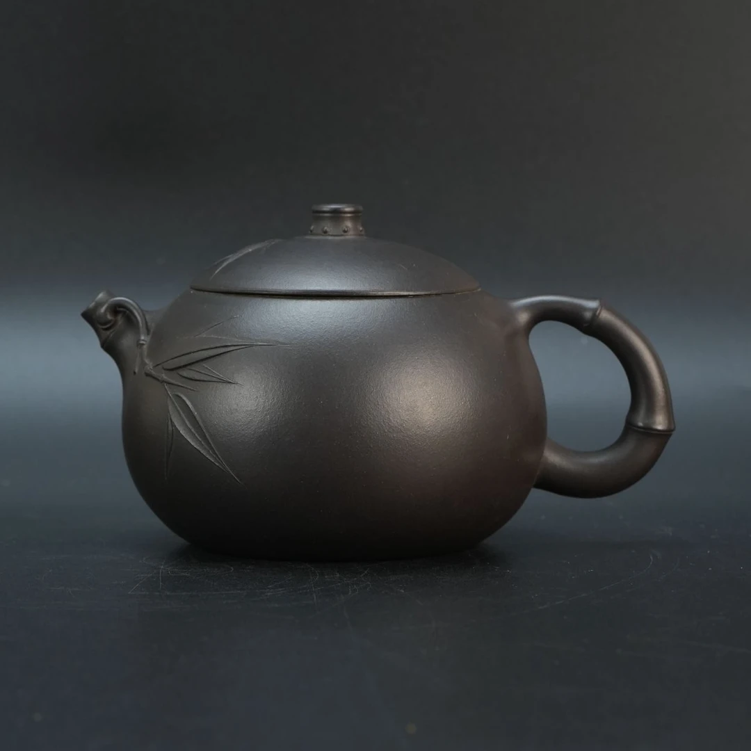 lot20882 1038 丁雪娟 紫砂黑金刚竹节倒把西施壶 350cc