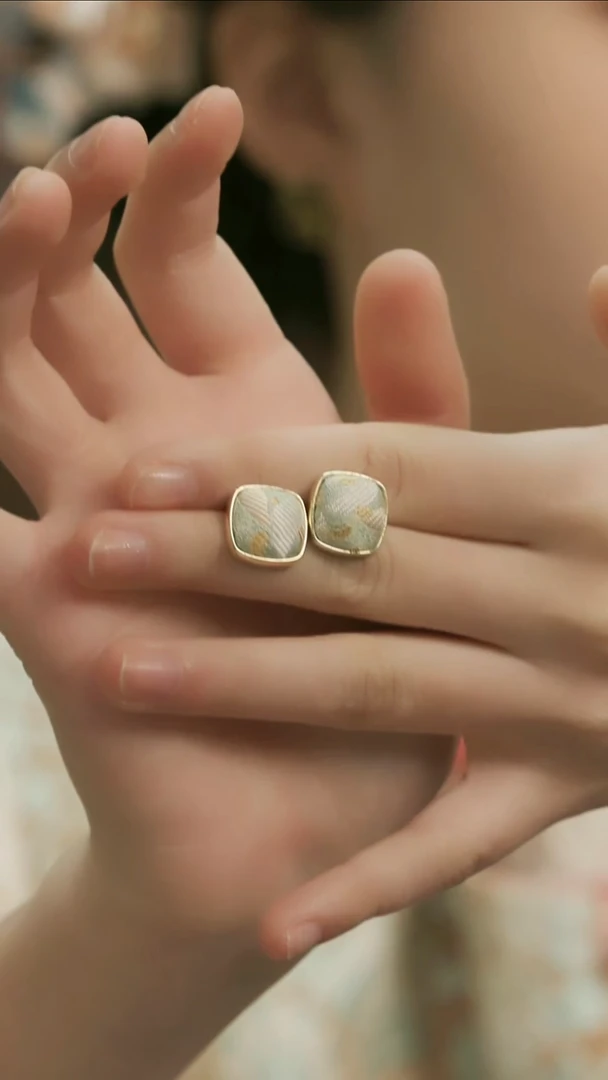 刺绣湘传礼宋锦耳饰