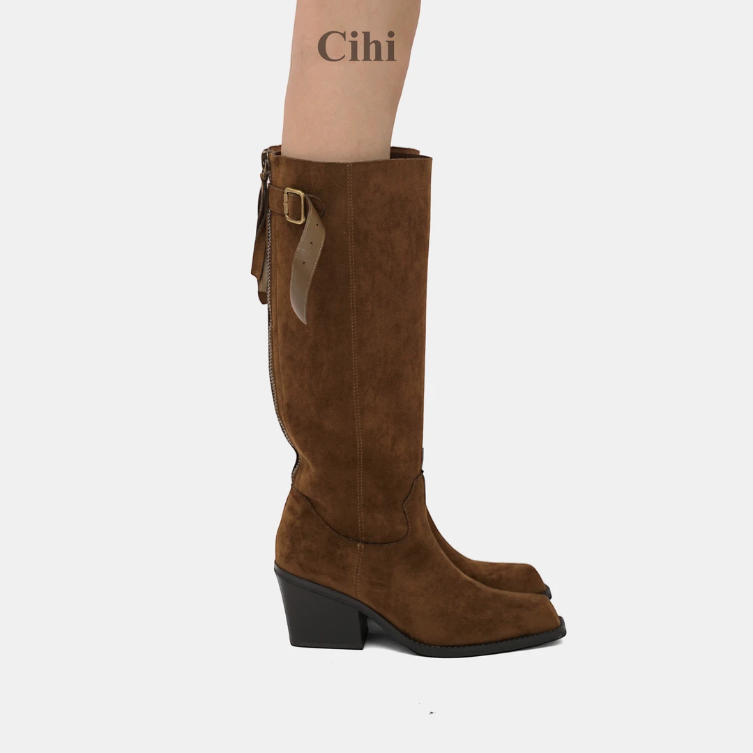 Cihi'Lagom' 简约多穿金属扣粗跟阔口高筒长靴