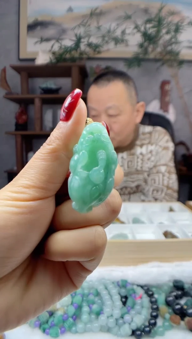 【闪购商品】定制翡翠未镶嵌貔貅