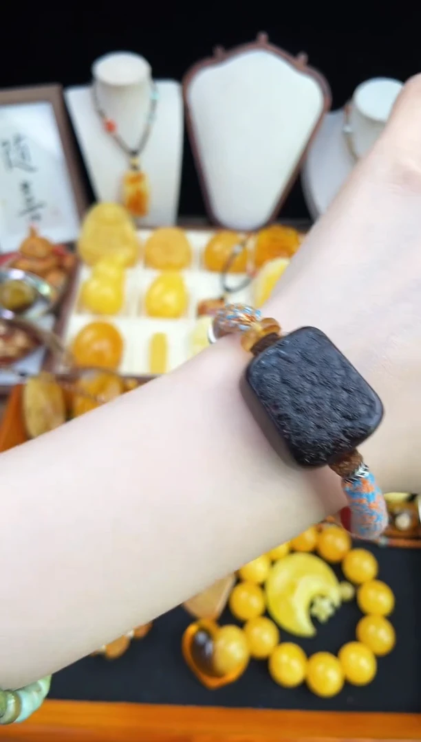 琥珀未镶嵌珠宝奇石柒月