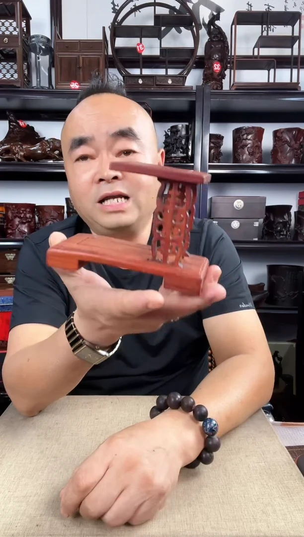 木红二连老李红木工艺品
