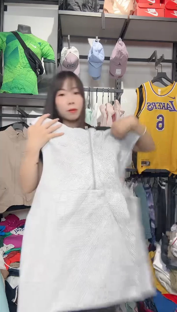 1433  编码 瑕疵款直播间过款为准 尺码M