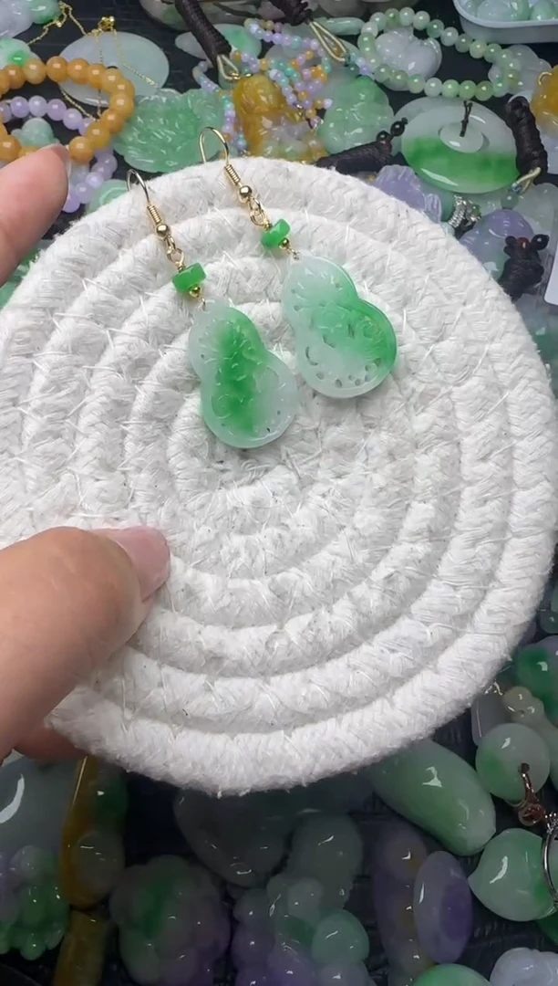 颈饰未镶嵌翡翠缅甸翡翠吊坠