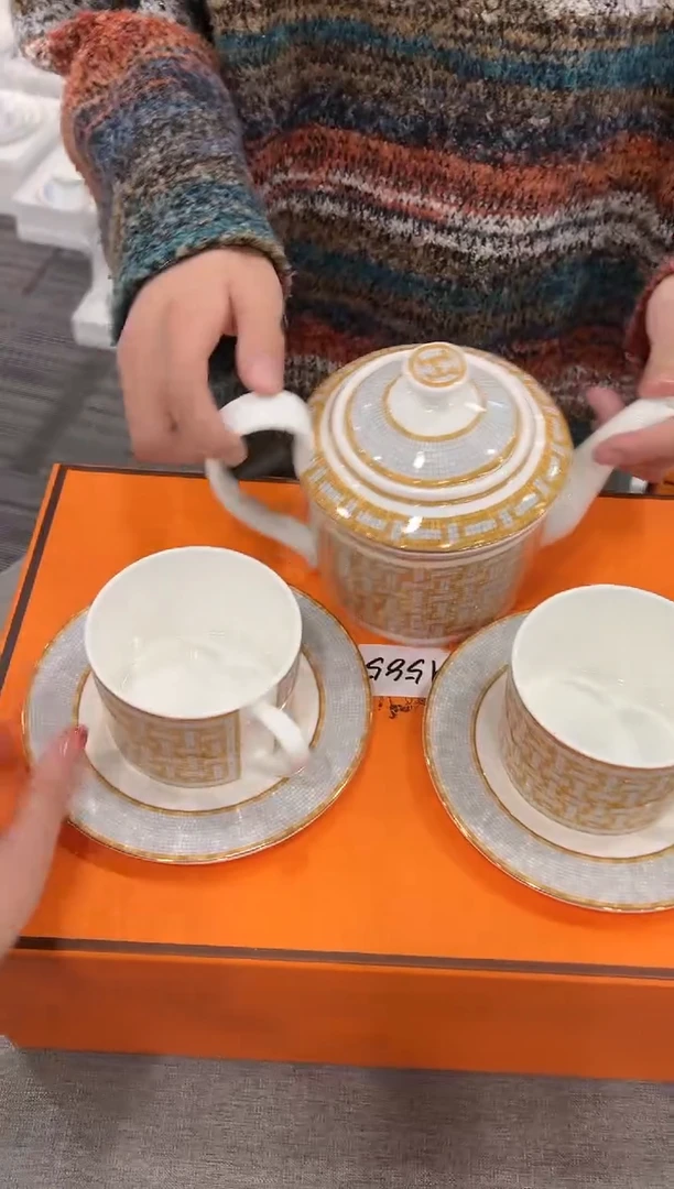 【闪购商品】杯H585--------------