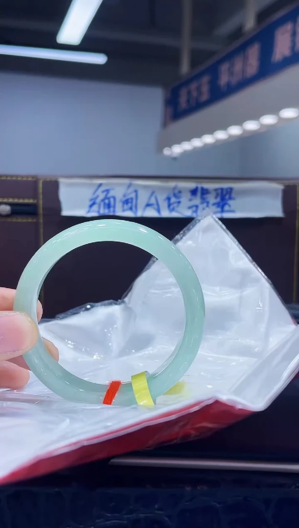 未镶嵌手镯翡翠3