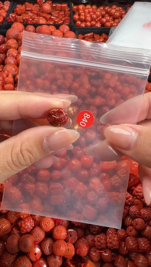 南红玛瑙未镶嵌颈饰1