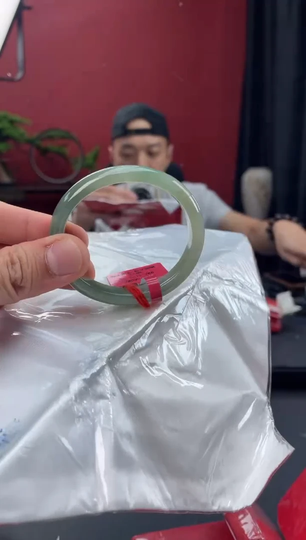 未镶嵌手镯（贵妃镯）翡翠7
