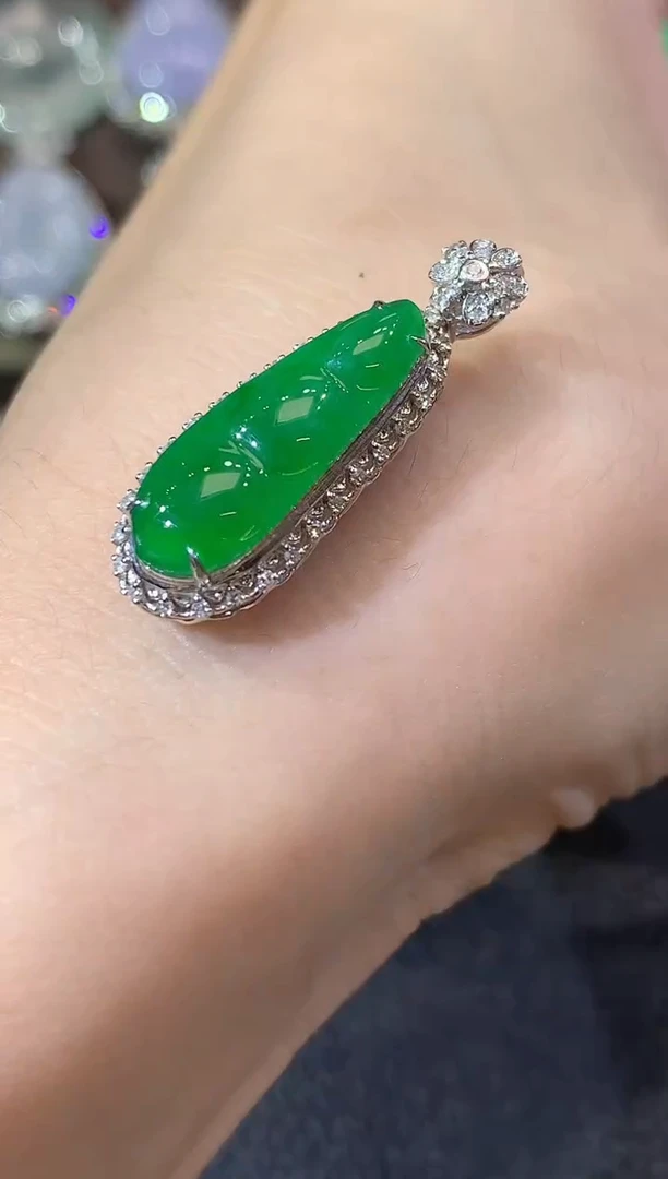 吊坠(不含链)18K金镶嵌翡翠C8