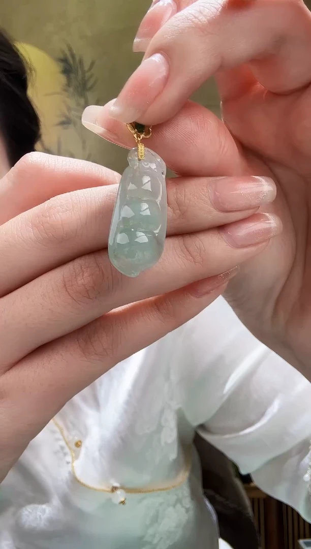 颈饰未镶嵌翡翠吊坠