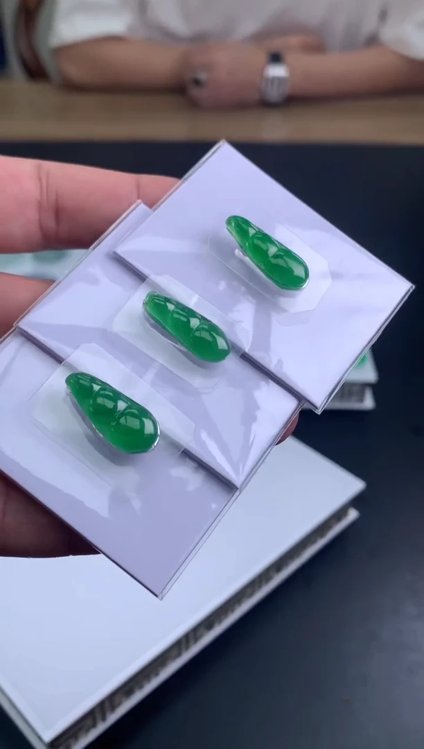 【闪购商品】定制翡翠未镶嵌多样性发一件